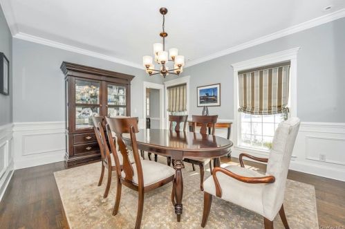 23 Carleton Ave, Briarcliff NY 10510-1723 exterior