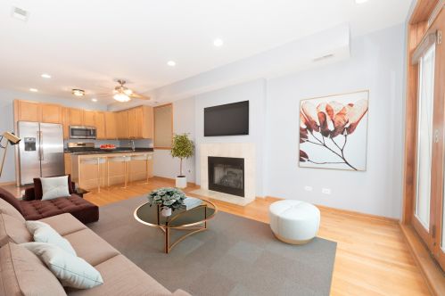 1613 Grand Ave, Chicago, IL 60622-6308