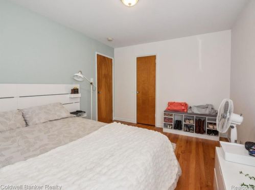 405 Tacoma St, Clawson MI  48017-1916 exterior