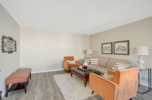 8706 134 St, Saint Paul MN 55124-7232 exterior