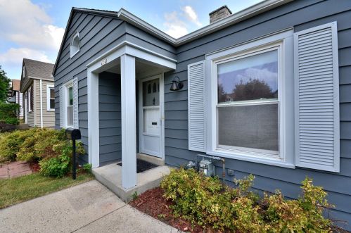 4234 2nd St, Milwaukee, WI 53207-4926