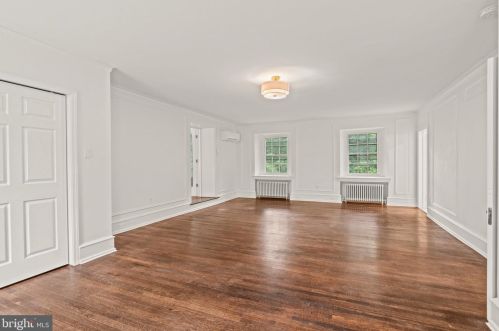 6424 City Ave, Philadelphia PA 19151-2410 exterior