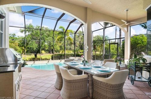 5729 Hammock Is Dr, Naples FL 34119-4695 exterior