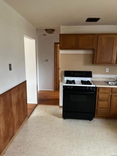 10288 Dacey Dr, Saint Louis MO 63136-3313 exterior