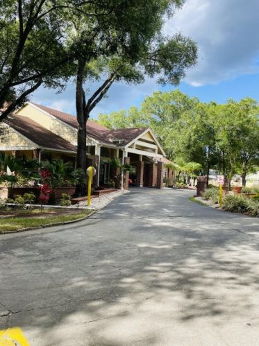 8641 Fancy Finch Dr, Tampa, FL 33614-2384