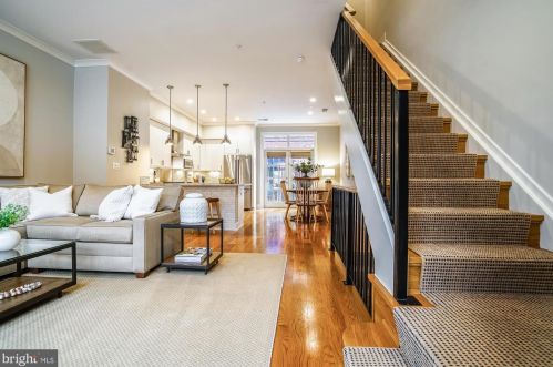 1125 Royal St, Alexandria, VA 22314-1406