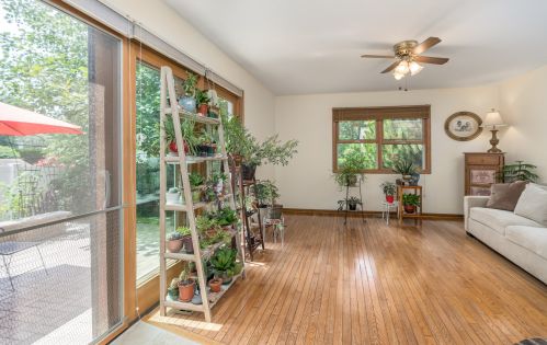 942 Kirk Ave, Elmhurst IL 60126-5143 exterior