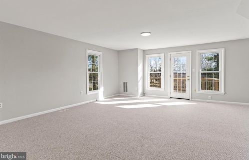 7449 Duddington Dr, Alexandria VA 22315-3849 exterior