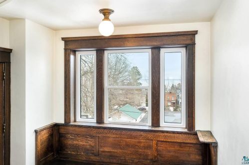 2020 3 St, Duluth MN 55805-1856 exterior