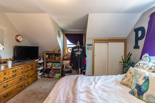 6613 Dodge Pl, Milwaukee WI  53220-1329 exterior