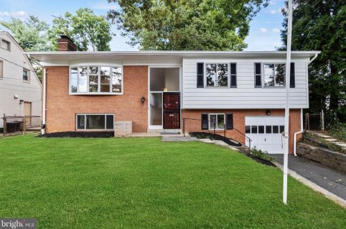 1707 Forest Glen Rd, Silver Spring MD  20910-1409 exterior