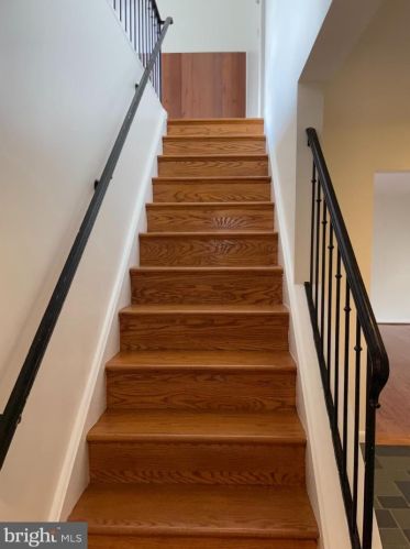 6931 Espey Ln, Mc Lean VA  22101-5456 exterior