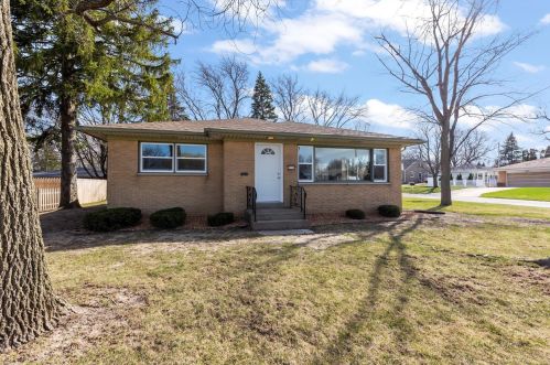 7729 Coldspring Rd, Milwaukee WI  53220-2816 exterior