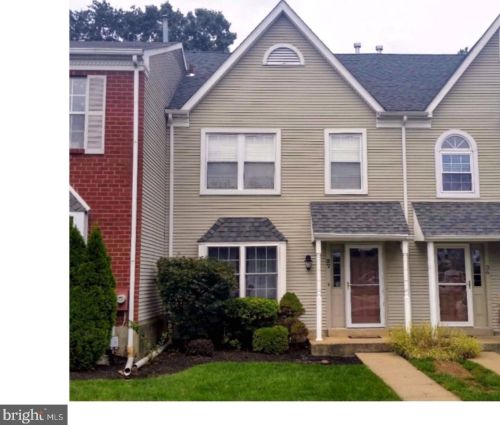 37 Victoria Dr, Chester, PA 19014-1549