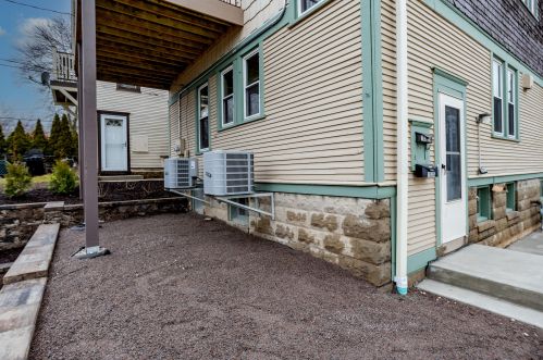 1035 Idaho St, Milwaukee WI 53207-2409 exterior