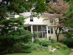 17 Amy Cir, Newton, MA 02468-1211