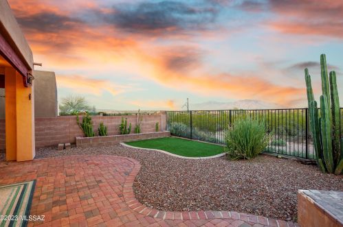 8154 Painted Feather Dr, Tucson AZ  85743-7418 exterior