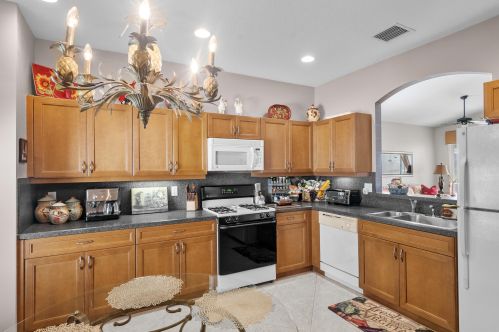 324 Breezy Point Loop, Fort Pierce FL  34986-2669 exterior