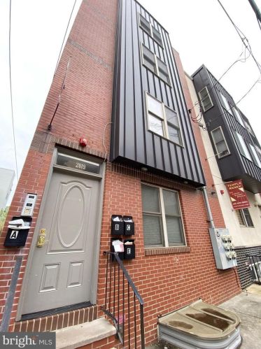 2019 17th St, Philadelphia PA 19121-2341 exterior