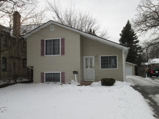 134 Martin Ave, Waukegan, IL 60085-4657