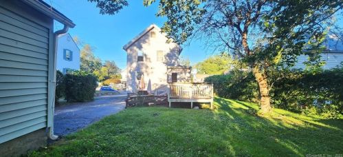 9 Ivy Pl, Norwalk CT 06854-1405 exterior