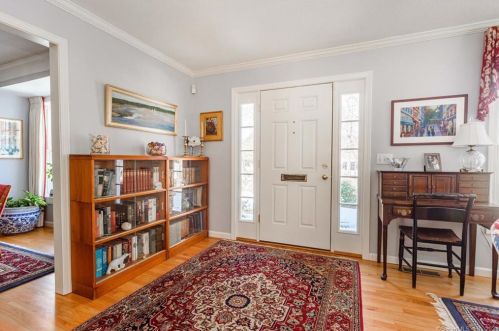 6 Carrington Ln, Farmington CT 06032-2344 exterior