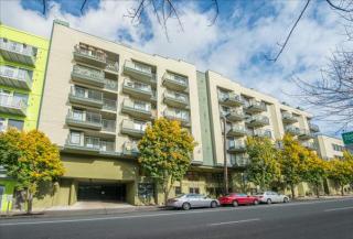 2300 Elliott Ave, Seattle WA  98121-1611 exterior