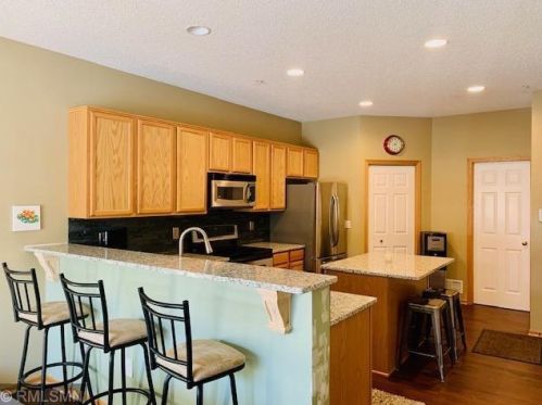 817 Braunworth Ct, Chaska MN 55318-3242 exterior