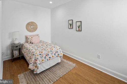 1932 4 St, Philadelphia PA 19122-2235 exterior