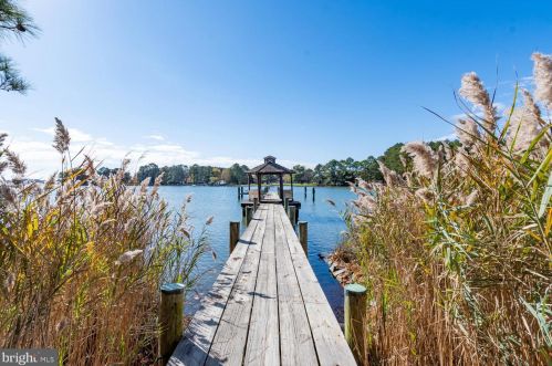 7332 Pea Nck Rd, Saint Michaels MD 21663-2714 exterior