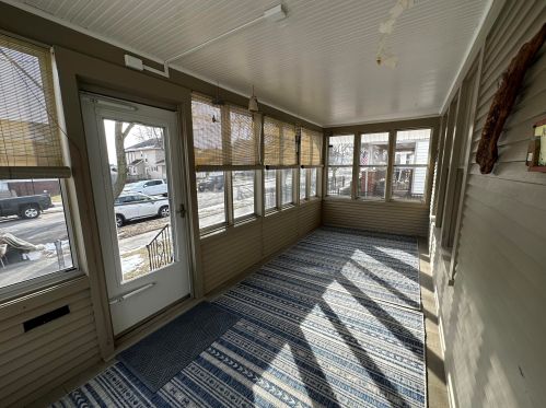 920 6th St, Manitowoc, WI 54220-3343