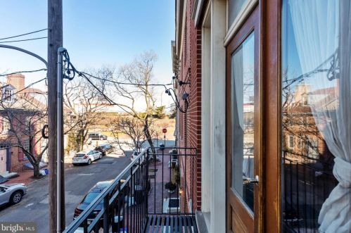 309 Lawrence St, Philadelphia PA 19133-3023 exterior