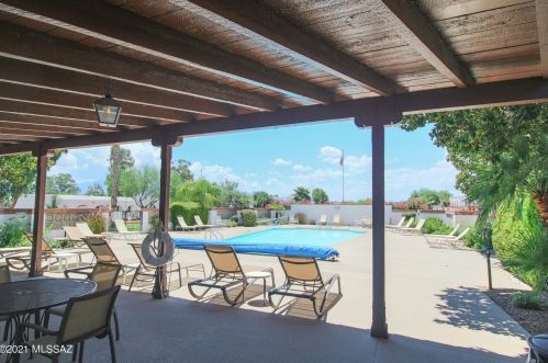 104 Paseo Pena, Green Valley AZ 85614-7001 exterior