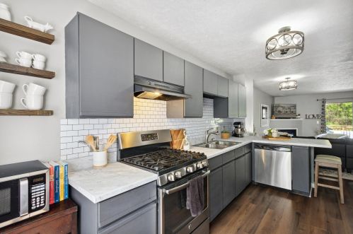 974 Ada Place Dr, Grand Rapids MI 49546-8400 exterior