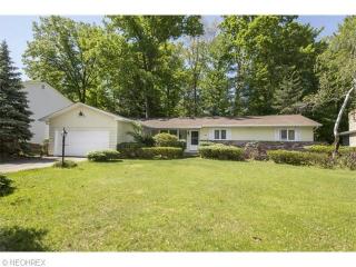 7826 Vly Villas Dr, Cleveland OH  44130-7667 exterior