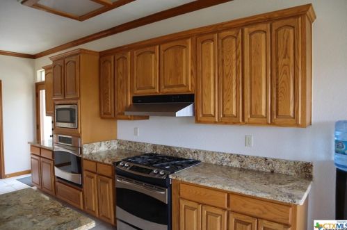 6019 Creekwood Pass, Spring Branch TX 78070-7022 exterior