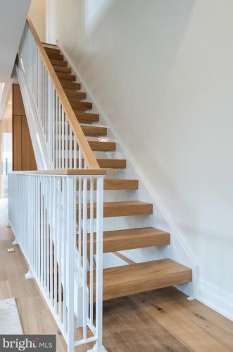 516 21 St, Philadelphia PA 19130-1401 exterior