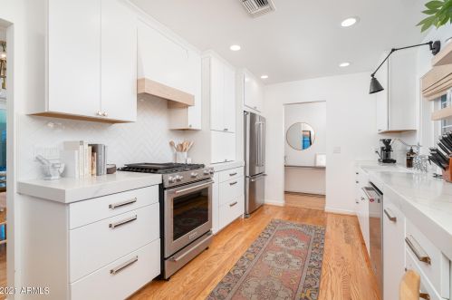 3842 50th Pl, Phoenix AZ 85018-4413 exterior