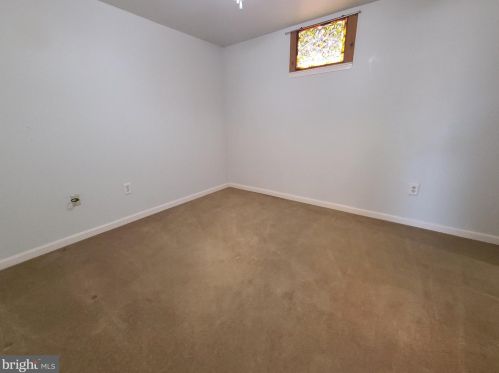 7443 Duddington Dr, Alexandria VA 22315-3849 exterior