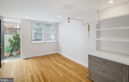 704 Darien St, Philadelphia PA  19147-2030 exterior