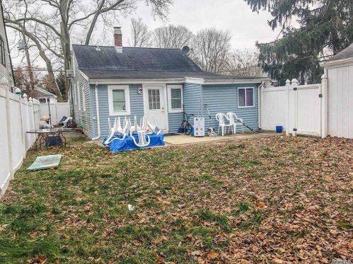 6 Vondran St, Huntington Station NY exterior