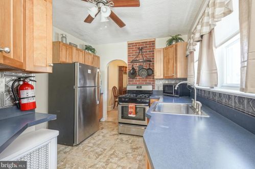 111 Oakland Ave, Camden NJ 08107-1212 exterior