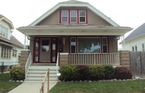 3422 15th Pl, Milwaukee, WI 53215-5032