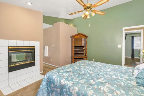 922 Springer Dr, Turlock CA 95382-0273 exterior