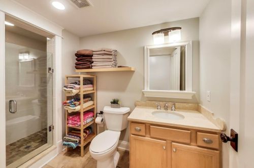 1840 Wellington Ave, Chicago IL 60657-4030 exterior