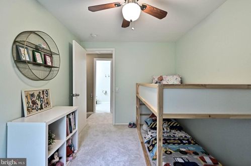 10153 Sassafras Woods Ct, Springfield VA  22015-2737 exterior