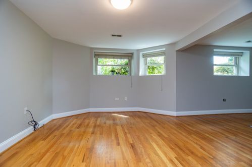 4430 Winchester Ave, Chicago, IL 60640-5809