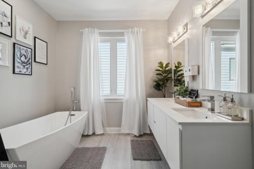 1424 Front St, Philadelphia PA  19147-3902 exterior