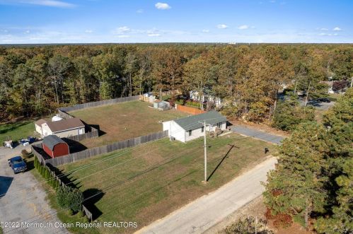 626 Berkeley Ave, Berkeley Township NJ 08721-3703 exterior