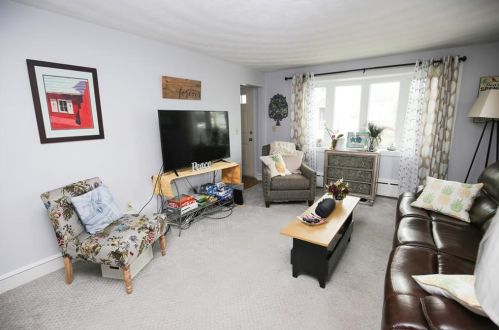 29 Campbell Ave, Providence, RI 02904-3645